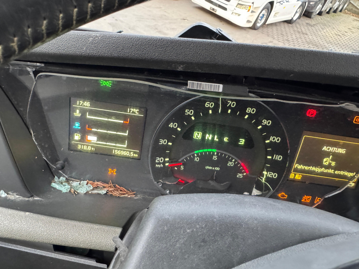 Φορτηγό σασί VOLVO FH16-650 6x6 X-Track Unfall: φωτογραφία 16