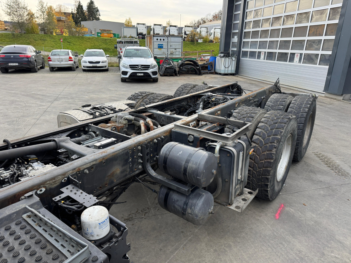 Φορτηγό σασί VOLVO FH16-650 6x6 X-Track Unfall: φωτογραφία 9