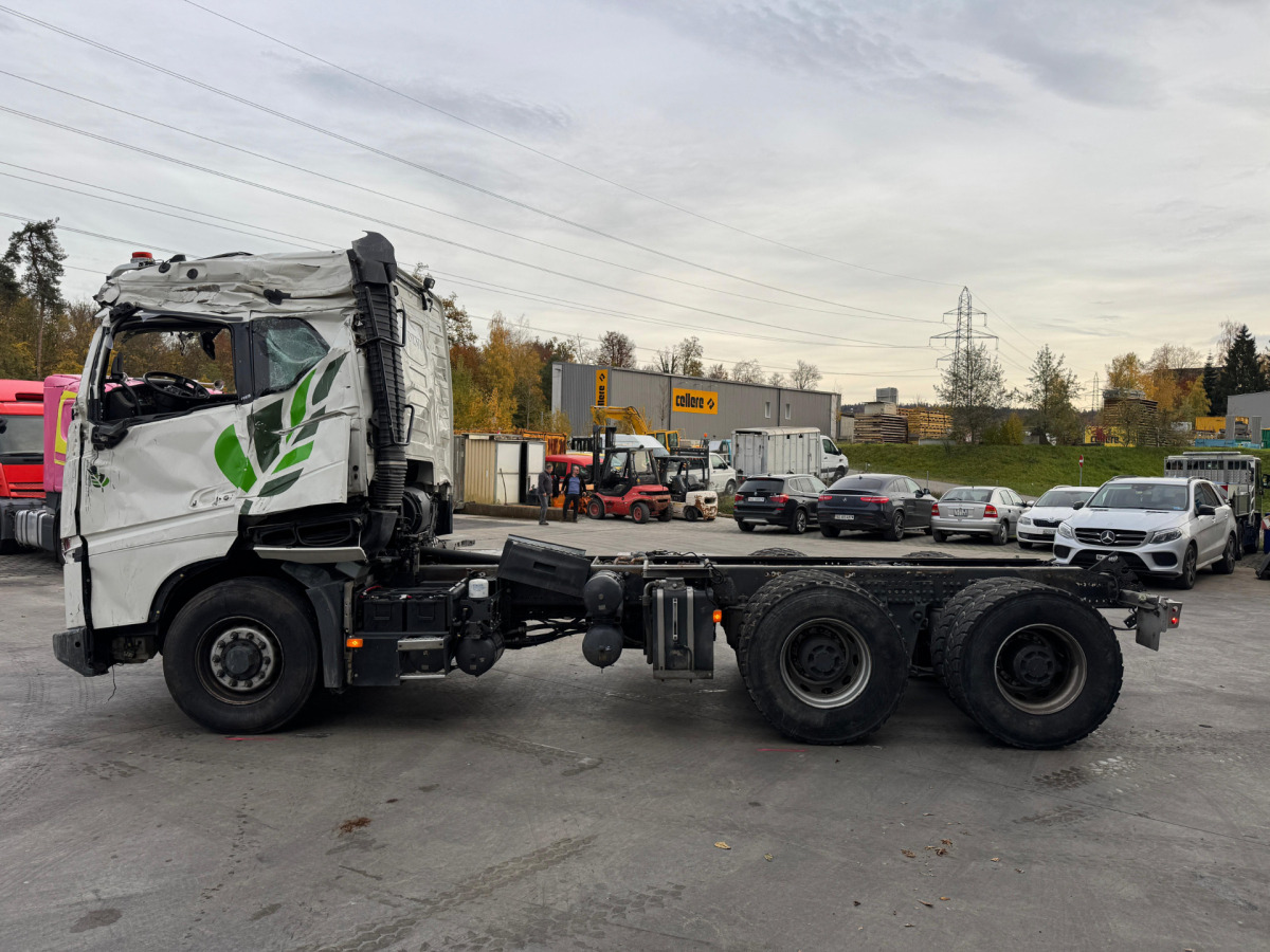 Φορτηγό σασί VOLVO FH16-650 6x6 X-Track Unfall: φωτογραφία 8