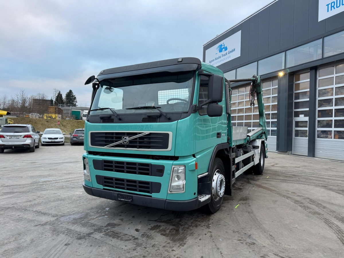 VOLVO FM-400 4x2 UT GIGANT 18T - Φορτηγό καδοφόρος φορτωτής: φωτογραφία 1 VOLVO FM-400 4x2 UT GIGANT 18T - Φορτηγό καδοφόρος φορτωτής: φωτογραφία 1