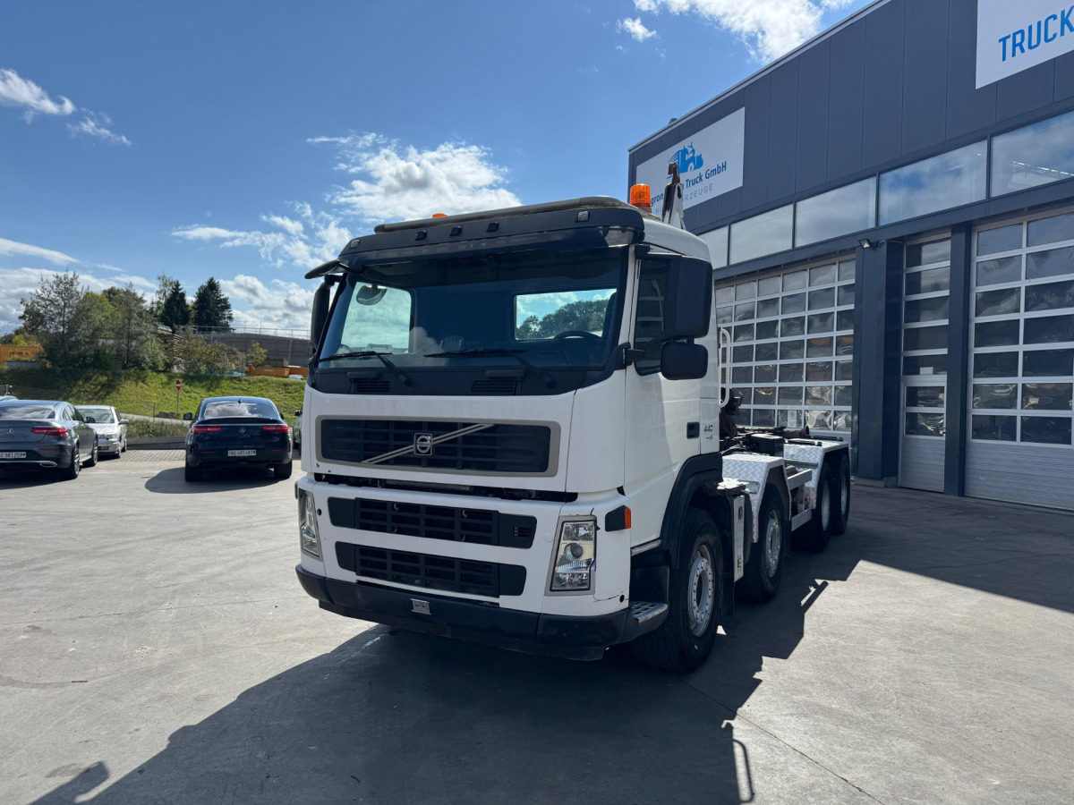 VOLVO FM-440 8x4 Hiab 25T AHK - Φορτηγό φόρτωσης γάντζου: φωτογραφία 1 VOLVO FM-440 8x4 Hiab 25T AHK - Φορτηγό φόρτωσης γάντζου: φωτογραφία 1