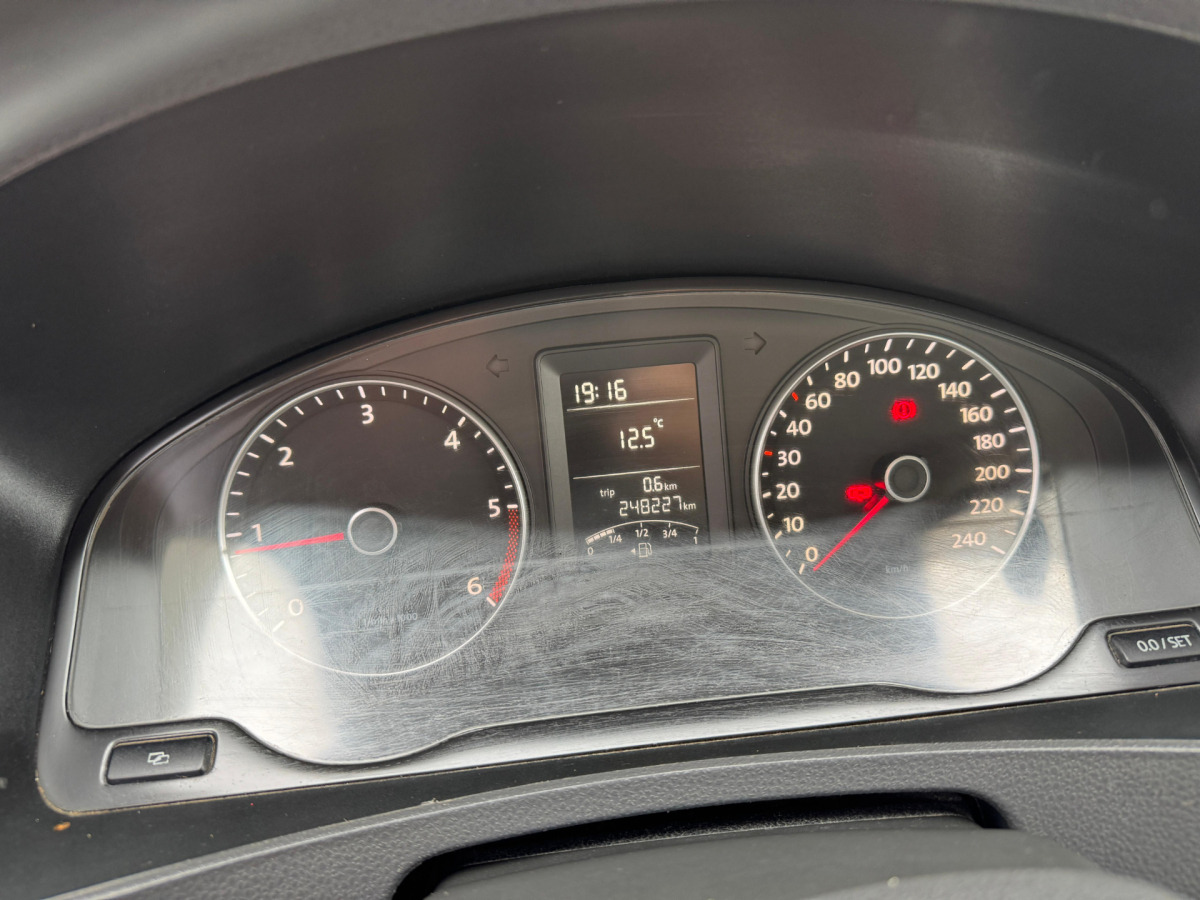 Όχημα με ανατρεπομενη καροτσα VW T5 4x4 Kipper: φωτογραφία 14 Όχημα με ανατρεπομενη καροτσα VW T5 4x4 Kipper: φωτογραφία 14