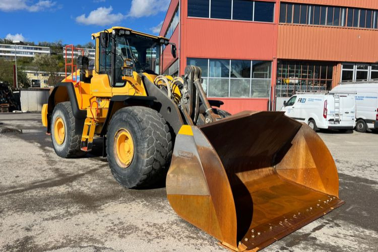 Volvo L180H - Ελαστιχοφόρος φορτωτής: φωτογραφία 1 Volvo L180H - Ελαστιχοφόρος φορτωτής: φωτογραφία 1