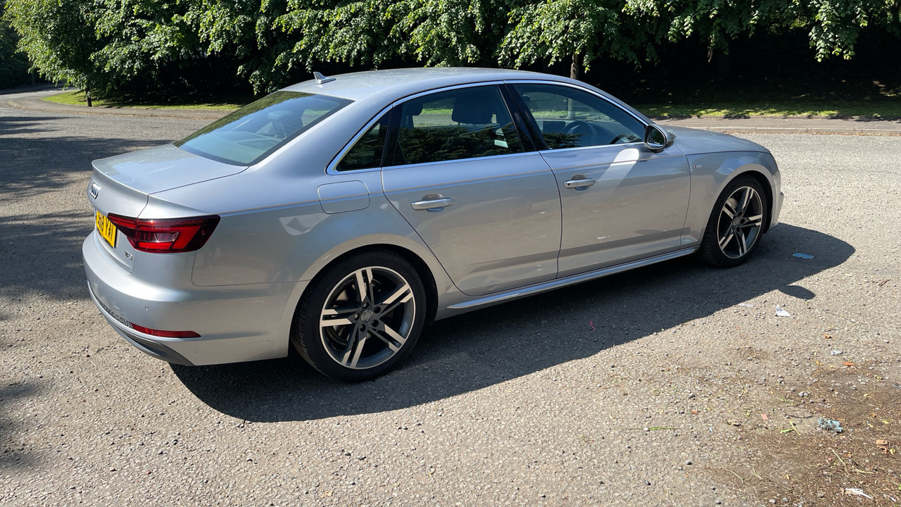 AUDI A4 1.4T FSI S Line 150Ps - Λιμουζίνα/ Sedan: φωτογραφία 4 AUDI A4 1.4T FSI S Line 150Ps - Λιμουζίνα/ Sedan: φωτογραφία 4