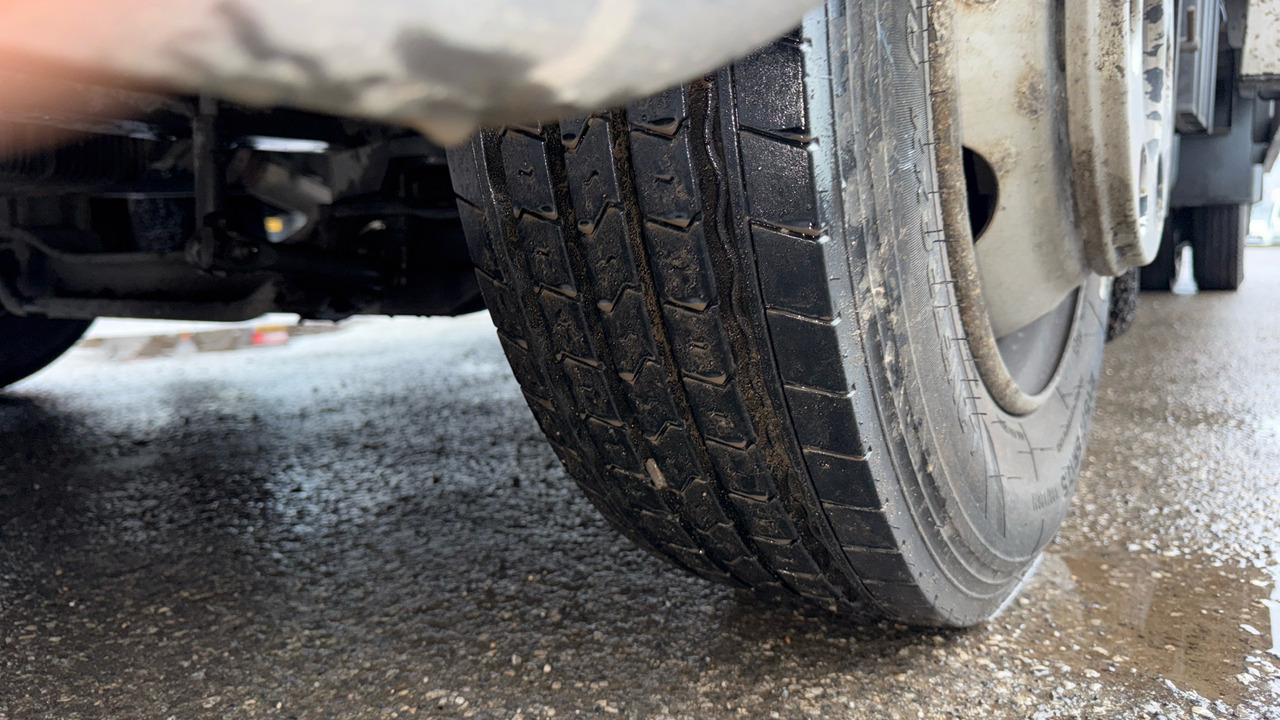 Φορτηγό μουσαμάς DAF LF 180: φωτογραφία 16