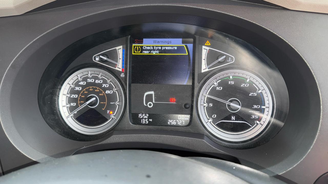 Φορτηγό μουσαμάς DAF LF 180: φωτογραφία 6