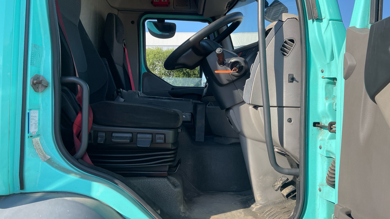 DAF LF 210 - Φορτηγό μουσαμάς: φωτογραφία 5 DAF LF 210 - Φορτηγό μουσαμάς: φωτογραφία 5