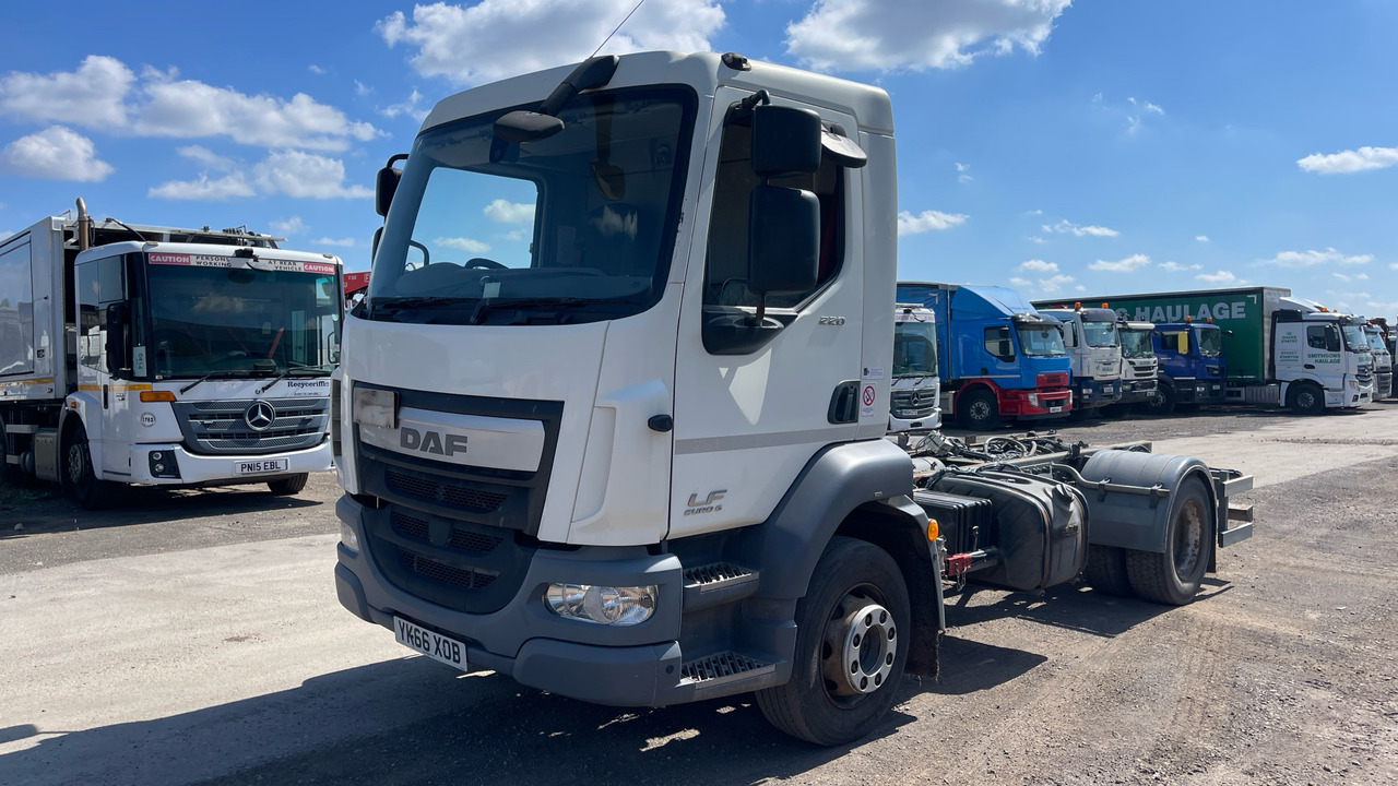 DAF LF 220 - Φορτηγό σασί: φωτογραφία 2 DAF LF 220 - Φορτηγό σασί: φωτογραφία 2