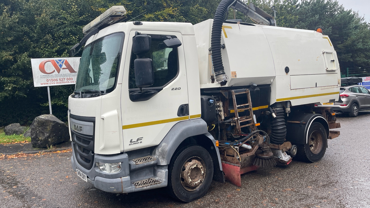 DAF LF 220 - Σάρωθρο δρόμων: φωτογραφία 2 DAF LF 220 - Σάρωθρο δρόμων: φωτογραφία 2