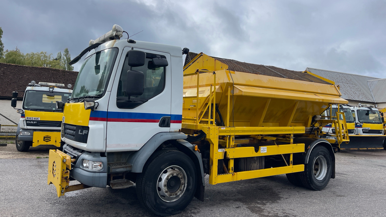 DAF LF 55.220 - Εκχιονιστικό μηχάνημα: φωτογραφία 2 DAF LF 55.220 - Εκχιονιστικό μηχάνημα: φωτογραφία 2
