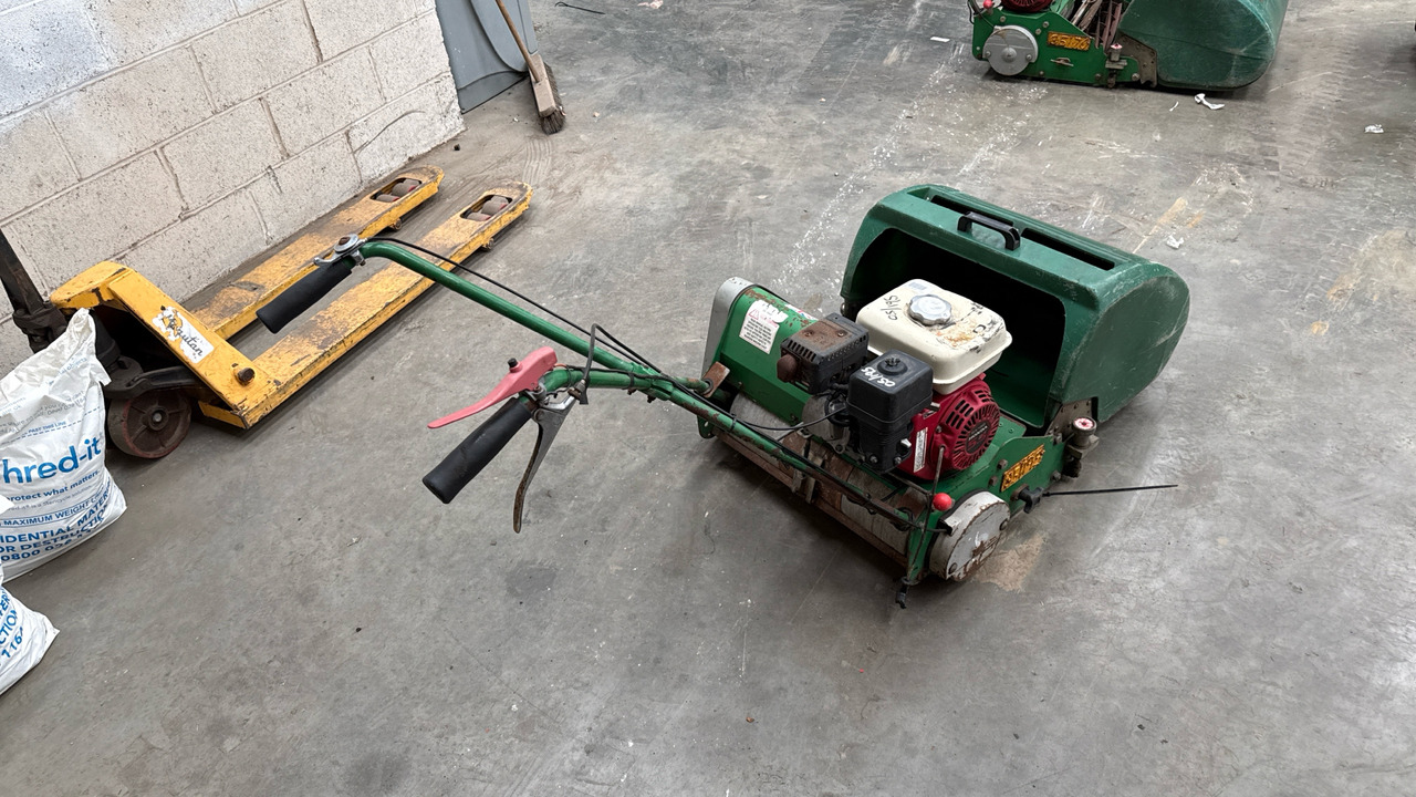 DENNIS FT 510 PEDESTRIAN CYLINDER MOWER WITH 9K UNIT AND GRASS BOX - Χλοοκοπτικό: φωτογραφία 4 DENNIS FT 510 PEDESTRIAN CYLINDER MOWER WITH 9K UNIT AND GRASS BOX - Χλοοκοπτικό: φωτογραφία 4