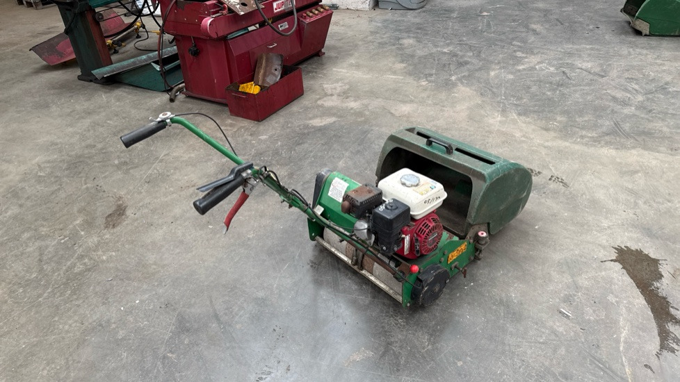 DENNIS FT510 PEDESTRIAN CYLINDER MOWER WITH 5K UNIT AND GRASS BOX - Χλοοκοπτικό: φωτογραφία 4 DENNIS FT510 PEDESTRIAN CYLINDER MOWER WITH 5K UNIT AND GRASS BOX - Χλοοκοπτικό: φωτογραφία 4