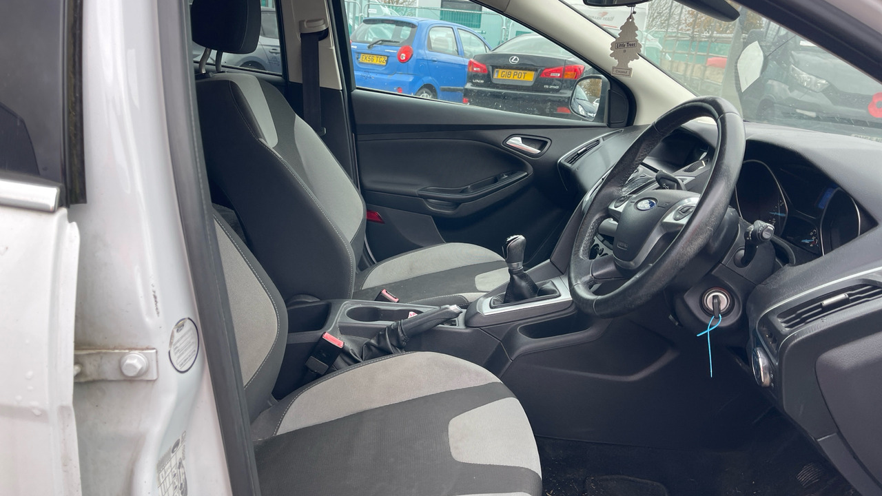 FORD FOCUS 1.0 ECO BOOST - Hatchback: φωτογραφία 5 FORD FOCUS 1.0 ECO BOOST - Hatchback: φωτογραφία 5