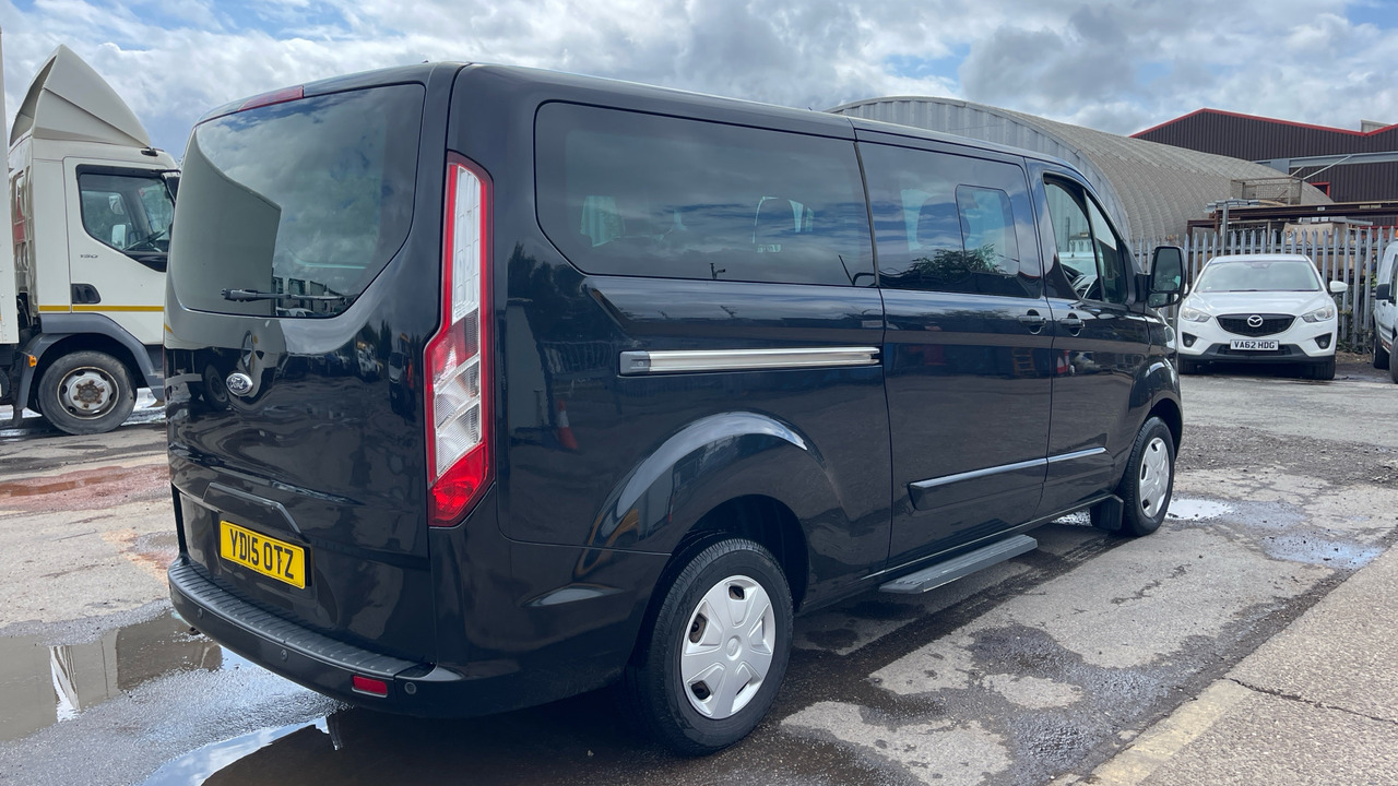 FORD TOURNEO CUSTOM 300 2.2 TDCi 125PS - Μικρό λεωφορείο, Επιβατικό βαν: φωτογραφία 4 FORD TOURNEO CUSTOM 300 2.2 TDCi 125PS - Μικρό λεωφορείο, Επιβατικό βαν: φωτογραφία 4