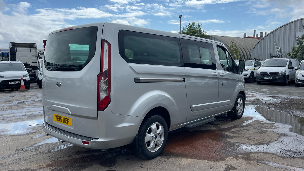 FORD TOURNEO CUSTOM 300 2.2 TDCi 125PS - Μικρό λεωφορείο, Επιβατικό βαν: φωτογραφία 4 FORD TOURNEO CUSTOM 300 2.2 TDCi 125PS - Μικρό λεωφορείο, Επιβατικό βαν: φωτογραφία 4