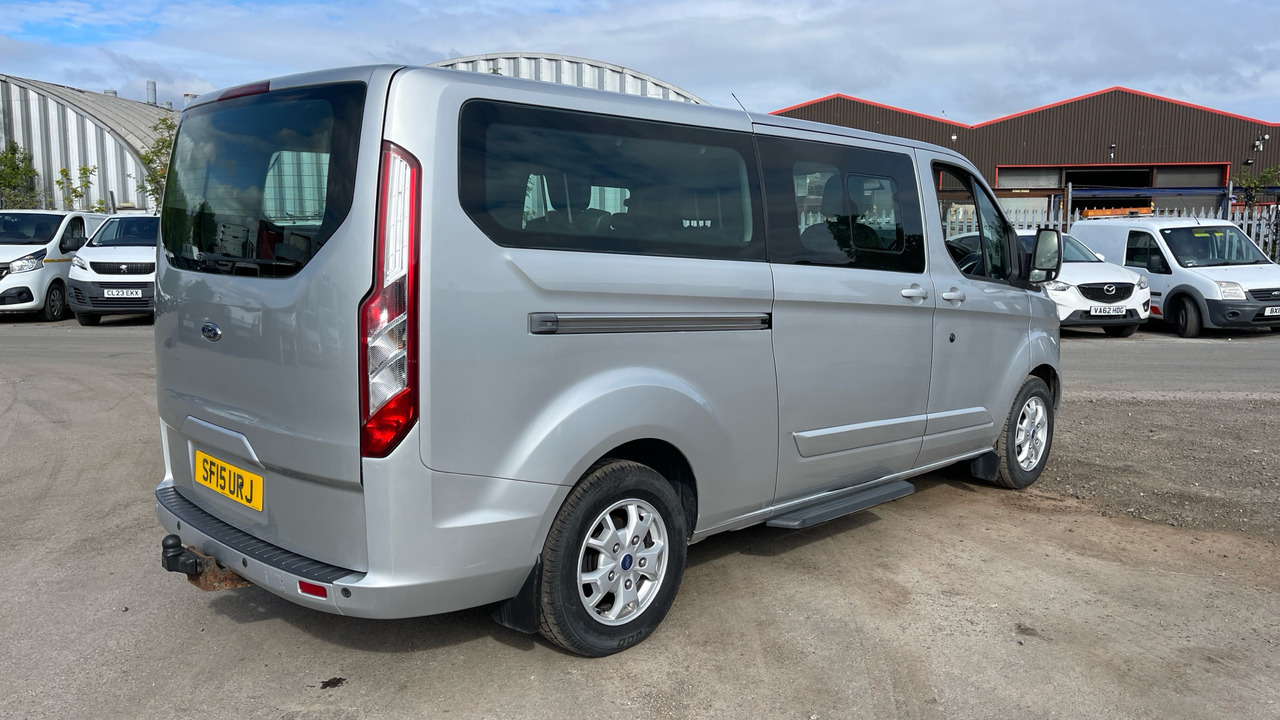 FORD TOURNEO CUSTOM 300 2.2 TDCi 125PS - Μικρό λεωφορείο, Επιβατικό βαν: φωτογραφία 4 FORD TOURNEO CUSTOM 300 2.2 TDCi 125PS - Μικρό λεωφορείο, Επιβατικό βαν: φωτογραφία 4