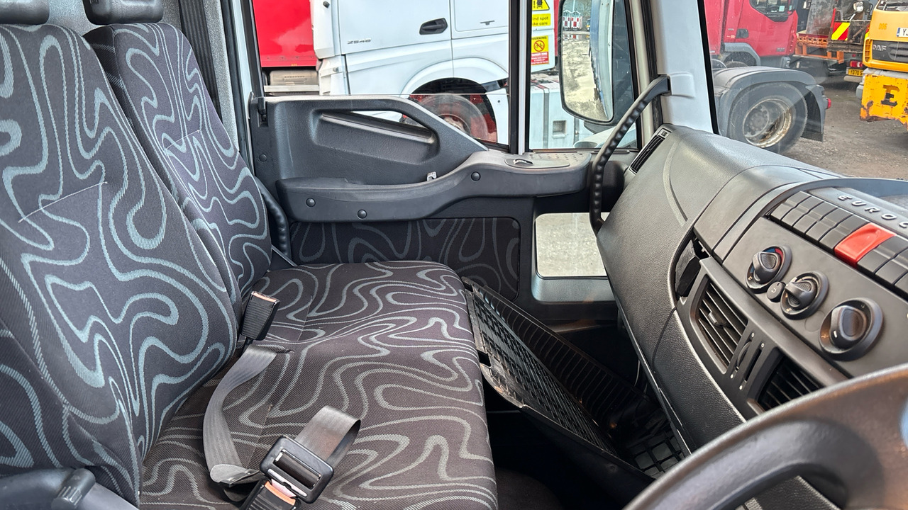 Φορτηγό μουσαμάς IVECO EUROCARGO 75E16: φωτογραφία 8 Φορτηγό μουσαμάς IVECO EUROCARGO 75E16: φωτογραφία 8