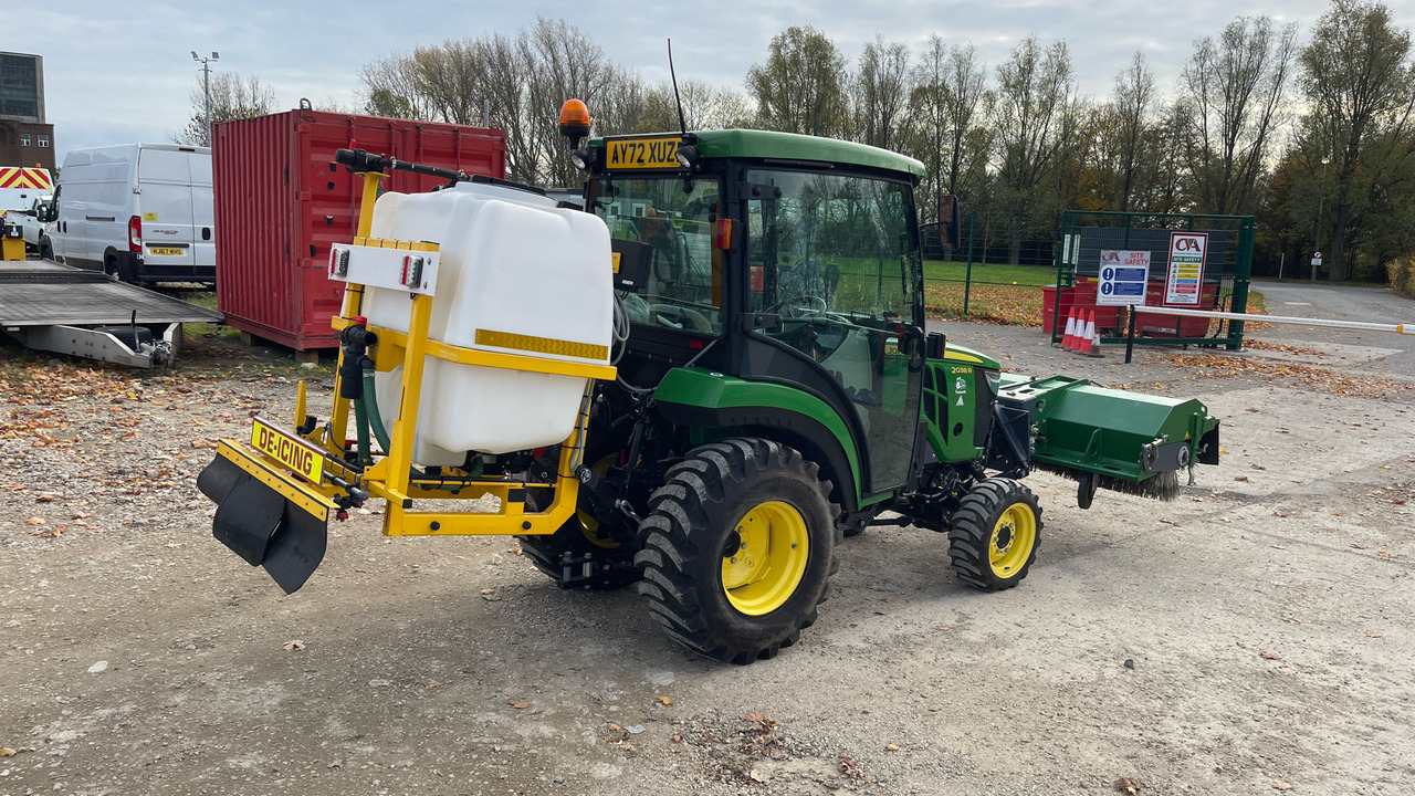 JOHN DEERE 2038R - Τρακτέρ: φωτογραφία 4 JOHN DEERE 2038R - Τρακτέρ: φωτογραφία 4