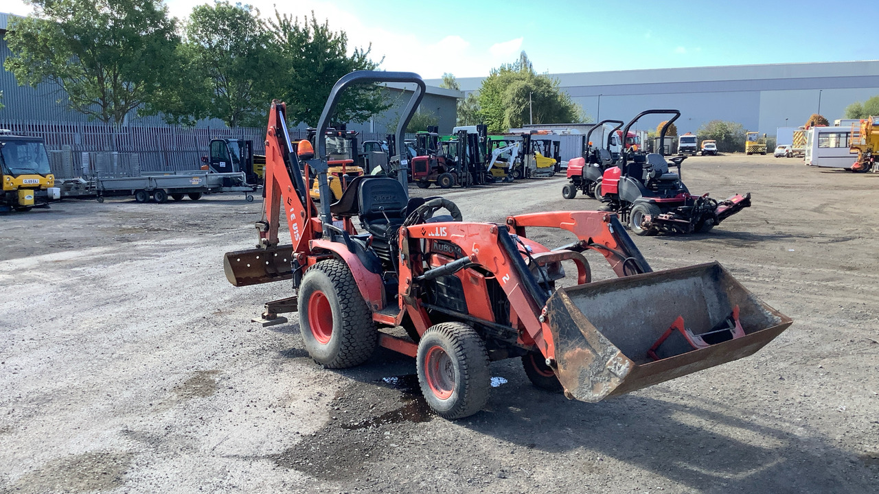 KUBOTA B2530 HST - Φορτωτής εκσκαφέας: φωτογραφία 2 KUBOTA B2530 HST - Φορτωτής εκσκαφέας: φωτογραφία 2