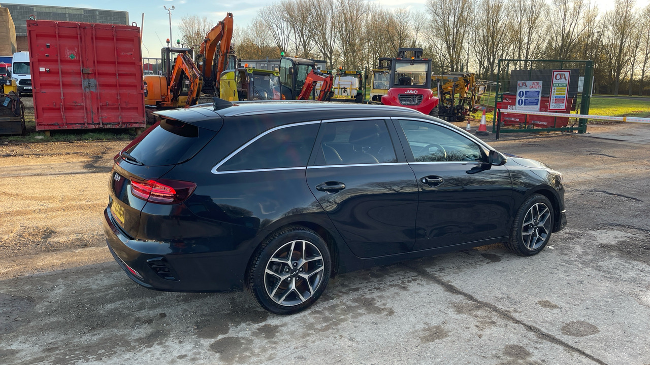 Kia Ceed 3 1.5 GDI ISG - Station wagon: φωτογραφία 4 Kia Ceed 3 1.5 GDI ISG - Station wagon: φωτογραφία 4