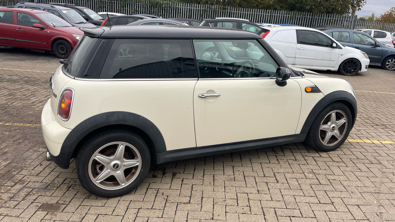 MINI COOPER - Hatchback: φωτογραφία 4 MINI COOPER - Hatchback: φωτογραφία 4