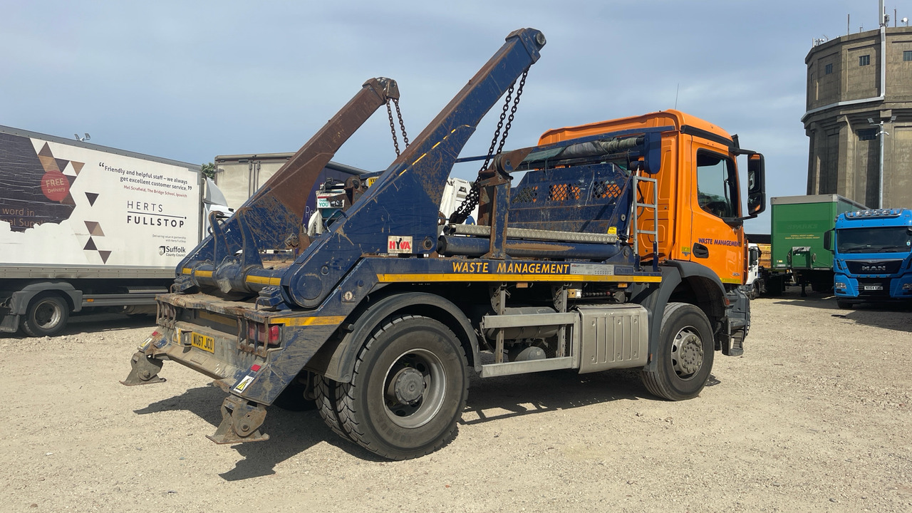Mercedes-Benz Arocs 1824 - Φορτηγό καδοφόρος φορτωτής: φωτογραφία 4 Mercedes-Benz Arocs 1824 - Φορτηγό καδοφόρος φορτωτής: φωτογραφία 4