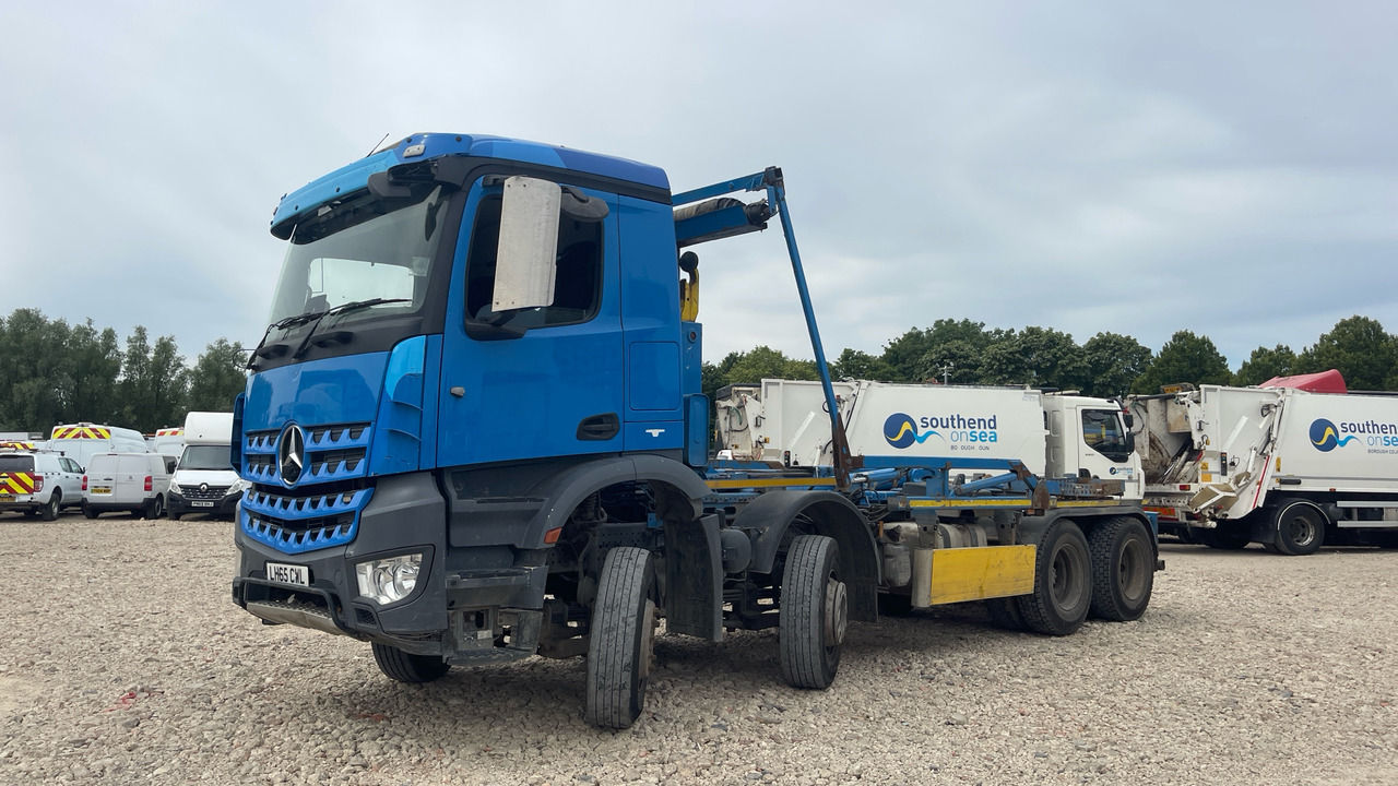 Mercedes-Benz Arocs - Φορτηγό φόρτωσης γάντζου: φωτογραφία 2 Mercedes-Benz Arocs - Φορτηγό φόρτωσης γάντζου: φωτογραφία 2