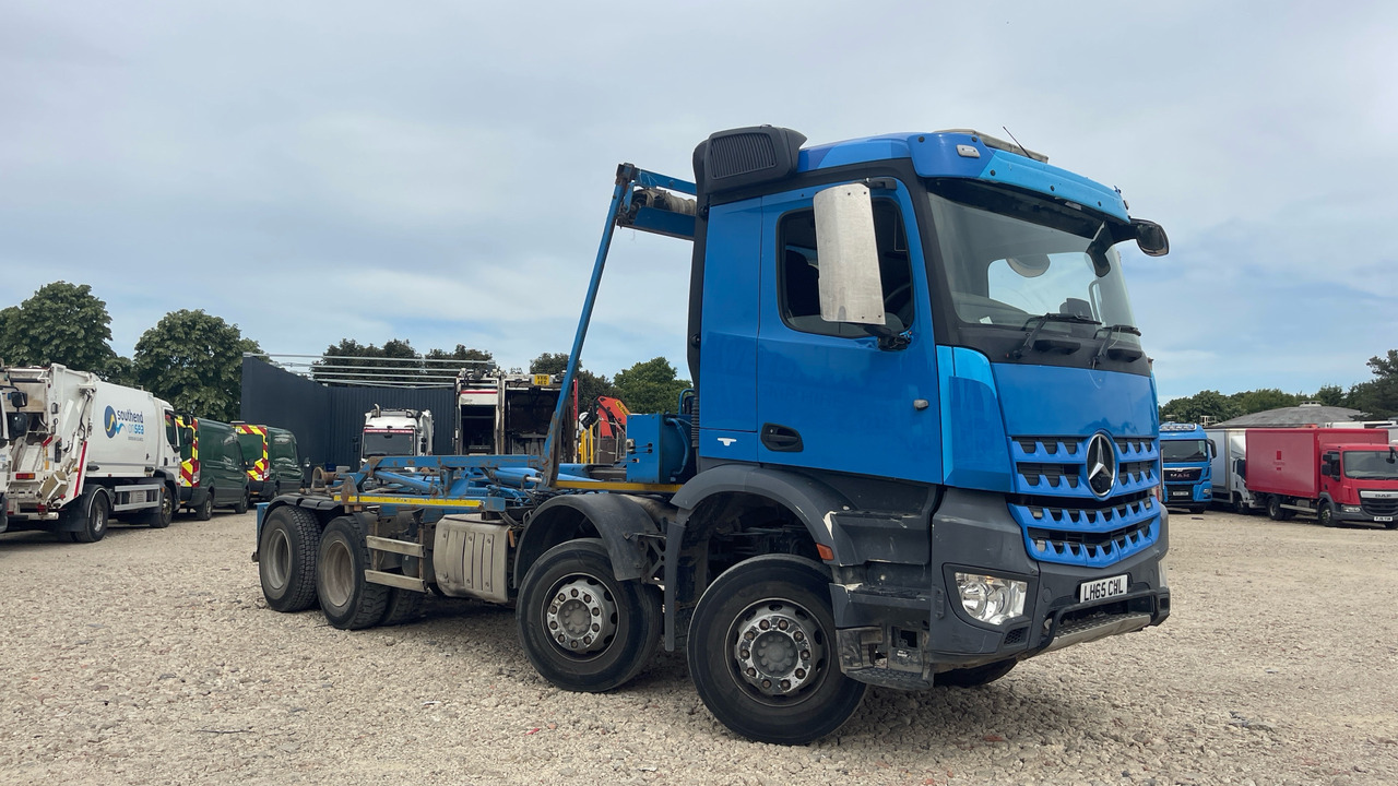 Mercedes-Benz Arocs - Φορτηγό φόρτωσης γάντζου: φωτογραφία 1 Mercedes-Benz Arocs - Φορτηγό φόρτωσης γάντζου: φωτογραφία 1