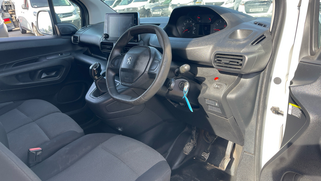PEUGEOT PARTNER 1000 1.6 VLUEHDI PROFESSIONAL 100PS - Μικρό βαν: φωτογραφία 5 PEUGEOT PARTNER 1000 1.6 VLUEHDI PROFESSIONAL 100PS - Μικρό βαν: φωτογραφία 5