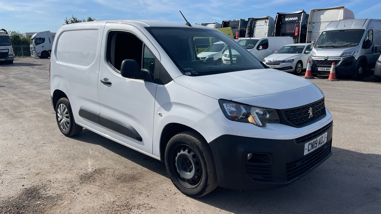 PEUGEOT PARTNER 1000 1.6 VLUEHDI PROFESSIONAL 100PS - Μικρό βαν: φωτογραφία 1 PEUGEOT PARTNER 1000 1.6 VLUEHDI PROFESSIONAL 100PS - Μικρό βαν: φωτογραφία 1