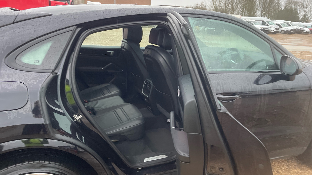 SUV PORSCHE CAYENNE V6 E-HYBRID: φωτογραφία 18