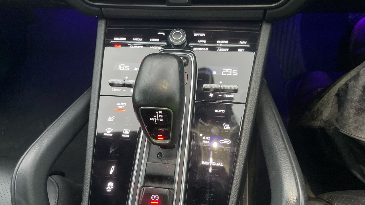 SUV PORSCHE CAYENNE V6 E-HYBRID: φωτογραφία 22