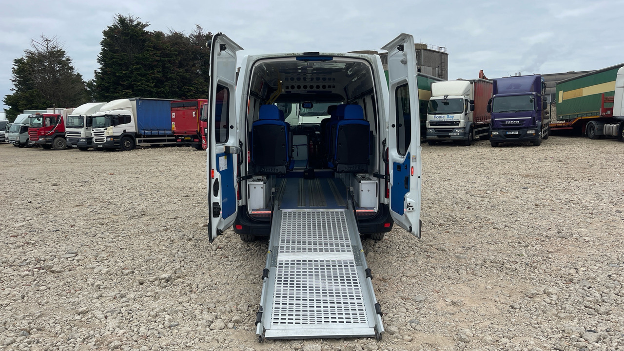 Ασθενοφόρο RENAULT MASTER 35: φωτογραφία 11 Ασθενοφόρο RENAULT MASTER 35: φωτογραφία 11