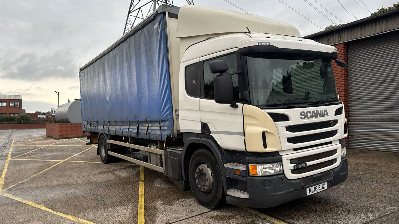 SCANIA P 250 - Φορτηγό μουσαμάς: φωτογραφία 1 SCANIA P 250 - Φορτηγό μουσαμάς: φωτογραφία 1