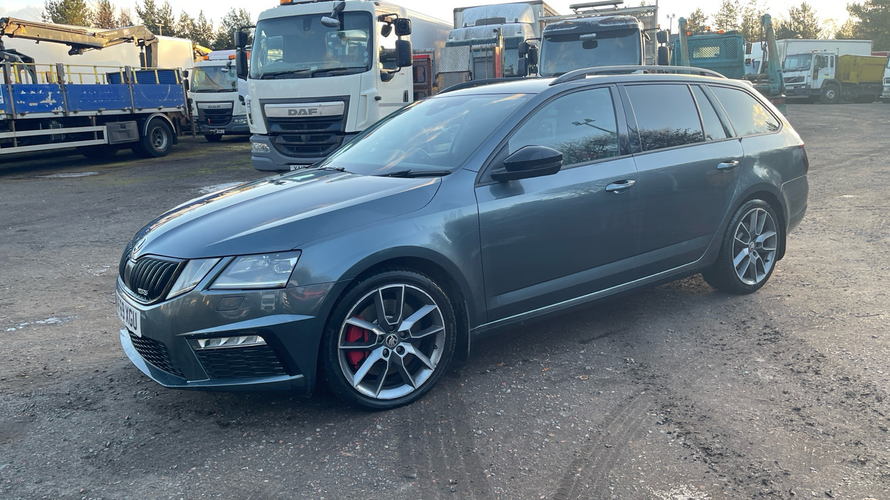 SKODA OCTAVIA 2.0 TSI 245PS VRS - Station wagon: φωτογραφία 2 SKODA OCTAVIA 2.0 TSI 245PS VRS - Station wagon: φωτογραφία 2