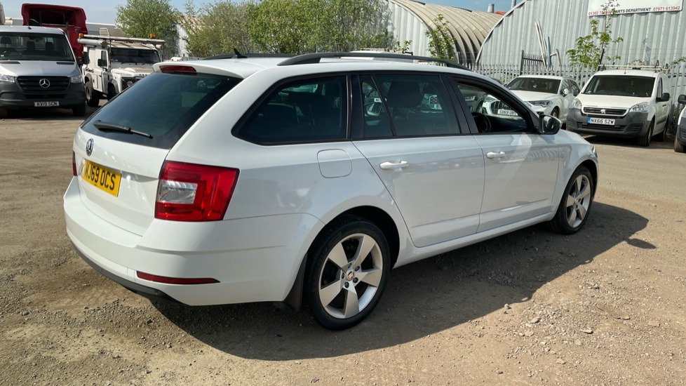 SKODA OCTAVIA SE 1.5 TSI - Αυτοκίνητο: φωτογραφία 4 SKODA OCTAVIA SE 1.5 TSI - Αυτοκίνητο: φωτογραφία 4