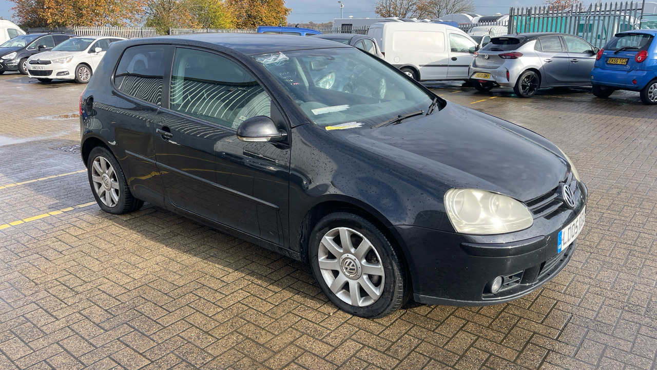 VOLKSWAGEN GOLF 2.0 GT FSI - Hatchback: φωτογραφία 1 VOLKSWAGEN GOLF 2.0 GT FSI - Hatchback: φωτογραφία 1