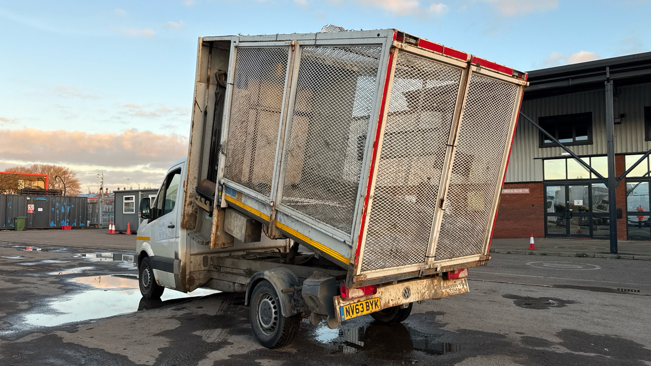 Volkswagen Crafter CR35 2.0 TDI 109PS - Όχημα με ανατρεπομενη καροτσα: φωτογραφία 3 Volkswagen Crafter CR35 2.0 TDI 109PS - Όχημα με ανατρεπομενη καροτσα: φωτογραφία 3