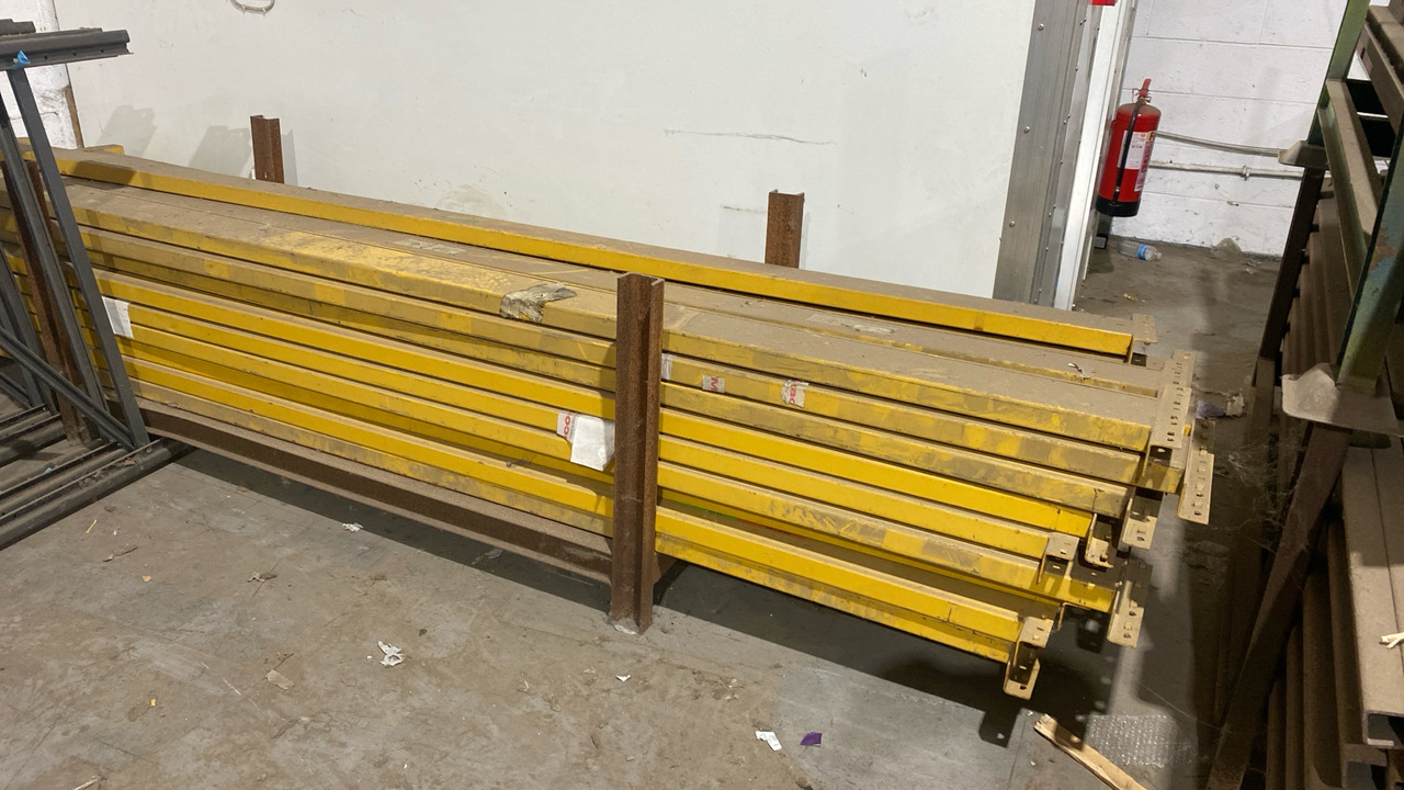 WAREHOUSE RACKING UPRIGHTS & CROSS MEMBERS - Εξοπλισμού κατασκευών: φωτογραφία 2 WAREHOUSE RACKING UPRIGHTS & CROSS MEMBERS - Εξοπλισμού κατασκευών: φωτογραφία 2