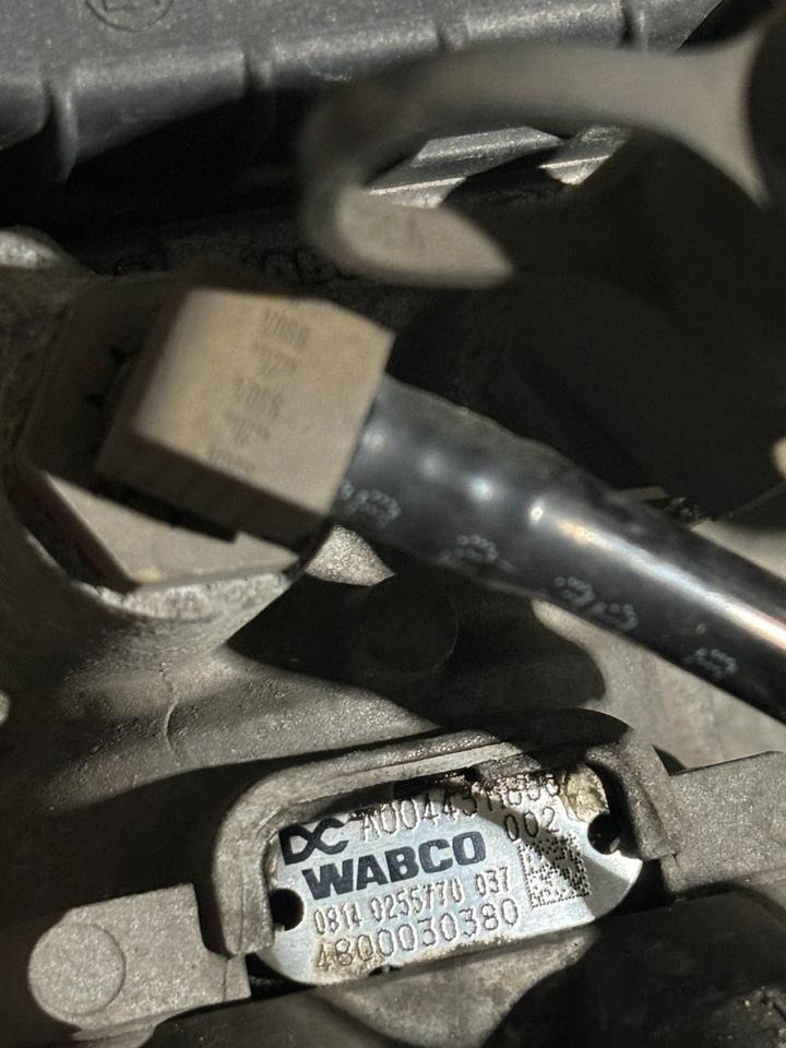 Atego 4 EU6 WABCO Fußbremsventil / Bremsventil A0044311806 - Βαλβίδα φρένων για Φορτηγό: φωτογραφία 3 Atego 4 EU6 WABCO Fußbremsventil / Bremsventil A0044311806 - Βαλβίδα φρένων για Φορτηγό: φωτογραφία 3