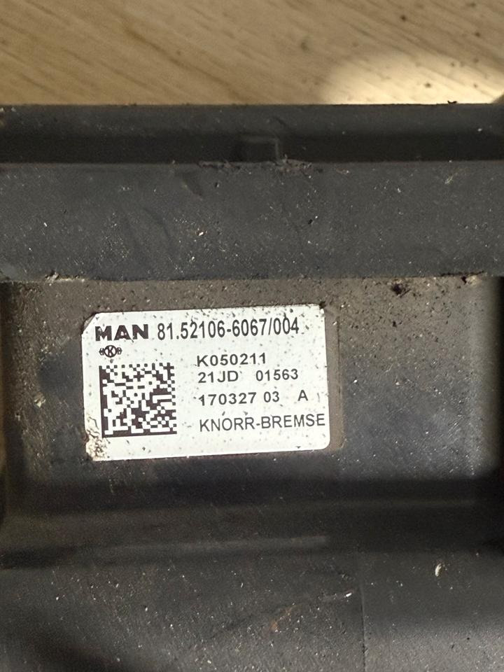 MAN KNORR-BREMSE EBS Ventil K050211 81.52106-6067 - Βαλβίδα για Φορτηγό: φωτογραφία 5 MAN KNORR-BREMSE EBS Ventil K050211 81.52106-6067 - Βαλβίδα για Φορτηγό: φωτογραφία 5