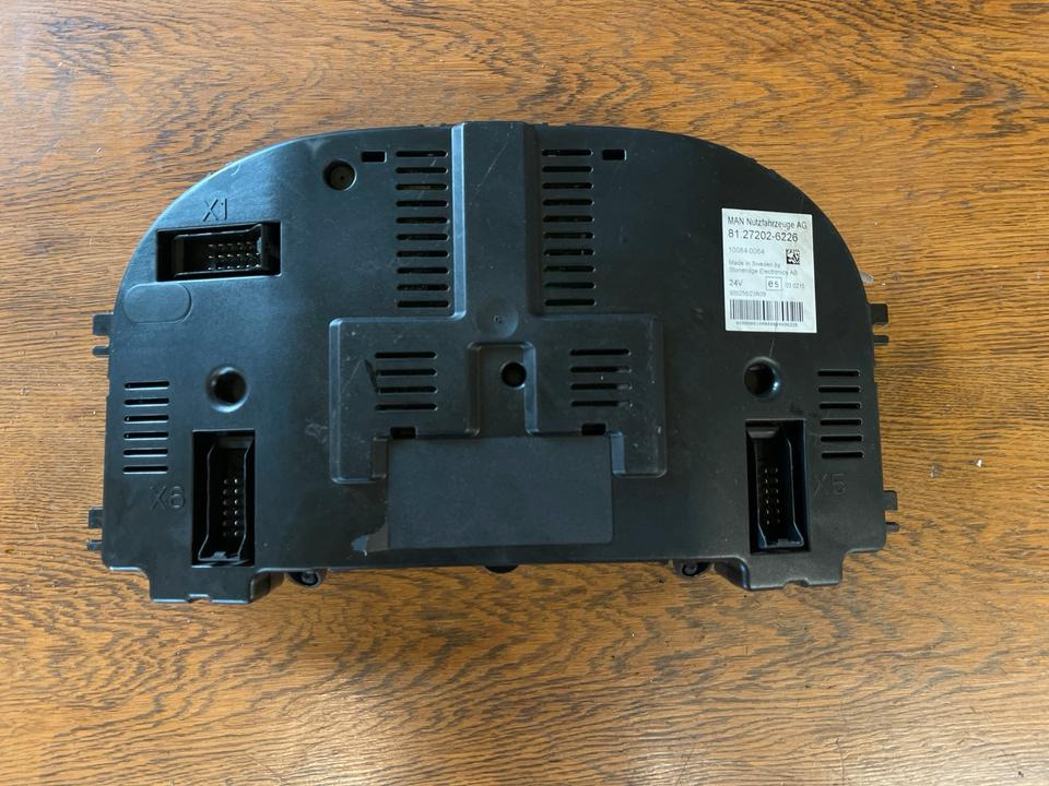 MAN Kombiinstrument Tacho 81272026226 - Ταμπλό αυτοκινήτου για Φορτηγό: φωτογραφία 3 MAN Kombiinstrument Tacho 81272026226 - Ταμπλό αυτοκινήτου για Φορτηγό: φωτογραφία 3