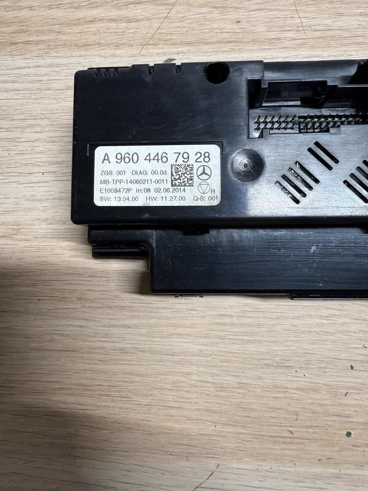 Mercedes Actros MP4 Klimabedienteil Klima Heizung A9604467928 - Ηλεκτρονική μονάδα ελέγχου για Φορτηγό: φωτογραφία 4 Mercedes Actros MP4 Klimabedienteil Klima Heizung A9604467928 - Ηλεκτρονική μονάδα ελέγχου για Φορτηγό: φωτογραφία 4