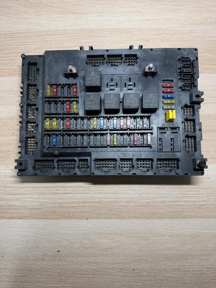 Mercedes Atego 4 EU6 Sicherungskasten A0014463358 - Ηλεκτρική ασφάλεια: φωτογραφία 2 Mercedes Atego 4 EU6 Sicherungskasten A0014463358 - Ηλεκτρική ασφάλεια: φωτογραφία 2