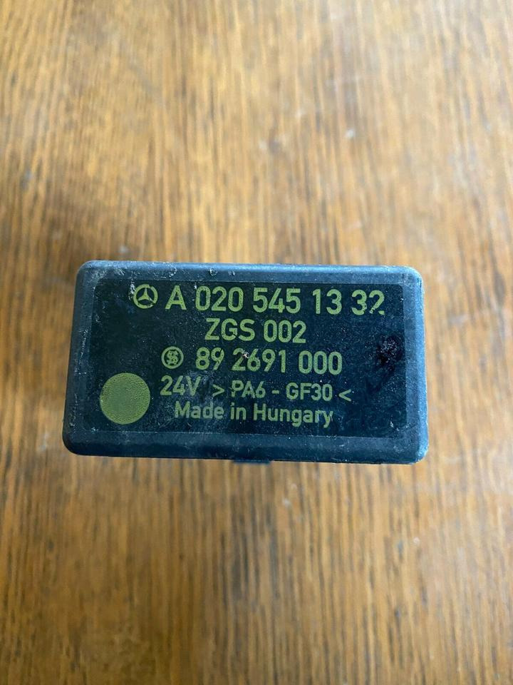 Mercedes Atego Blinkermodul Relais Steuergerät A 020 545 13 32 - Ηλεκτρονική μονάδα ελέγχου για Φορτηγό: φωτογραφία 2 Mercedes Atego Blinkermodul Relais Steuergerät A 020 545 13 32 - Ηλεκτρονική μονάδα ελέγχου για Φορτηγό: φωτογραφία 2