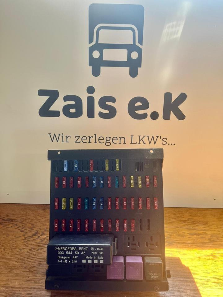 Mercedes Atego Sicherungskasten (Zentralelektrik) A0015433615 - Ηλεκτρική ασφάλεια για Φορτηγό: φωτογραφία 1 Mercedes Atego Sicherungskasten (Zentralelektrik) A0015433615 - Ηλεκτρική ασφάλεια για Φορτηγό: φωτογραφία 1