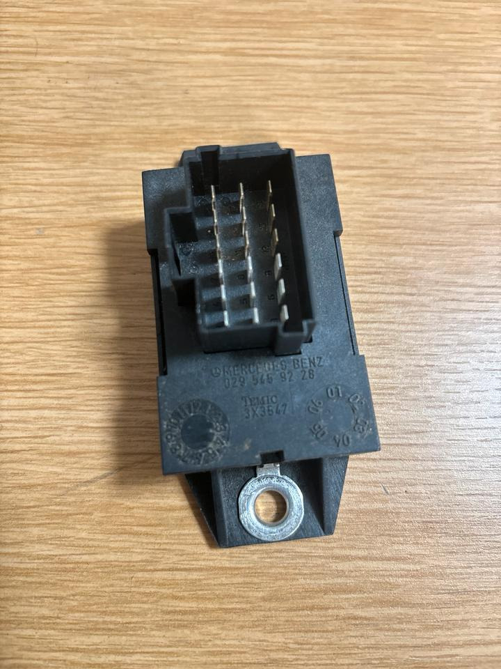 Mercedes Atego elektromagnetischer Filter A0295459228 - Ηλεκτρικό σύστημα για Φορτηγό: φωτογραφία 2 Mercedes Atego elektromagnetischer Filter A0295459228 - Ηλεκτρικό σύστημα για Φορτηγό: φωτογραφία 2