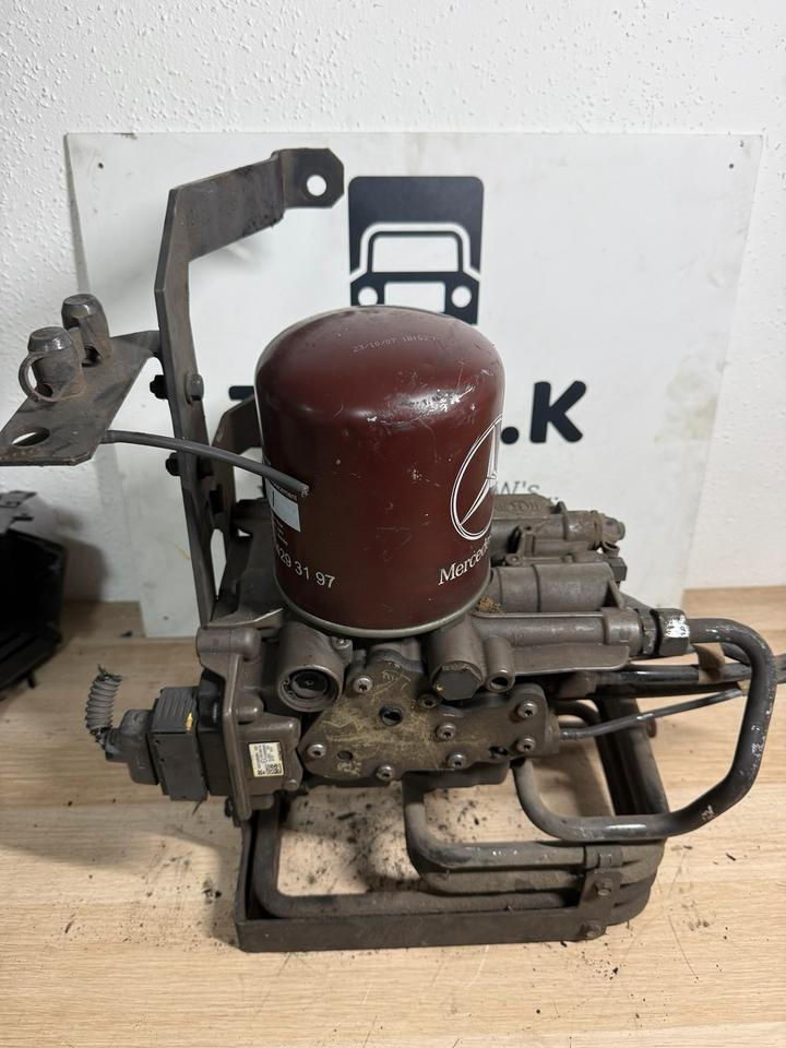 Αξεσουάρ φρένων για Φορτηγό Mercedes KNORR-BREMSE LufttrocknerA0014465564 K138265: φωτογραφία 1