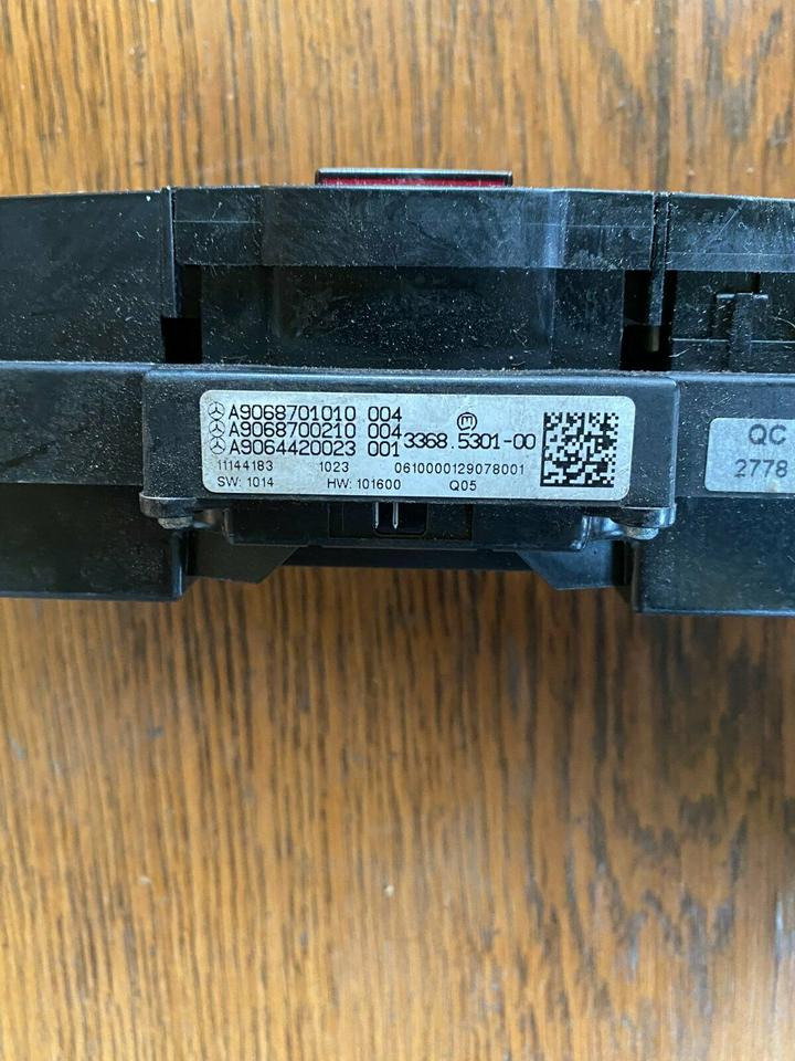 Mercedes Sprinter Warnblinkanlage Schalter A 906 870 10 10 - Καμπίνα και εσωτερικό για Φορτηγό: φωτογραφία 3 Mercedes Sprinter Warnblinkanlage Schalter A 906 870 10 10 - Καμπίνα και εσωτερικό για Φορτηγό: φωτογραφία 3