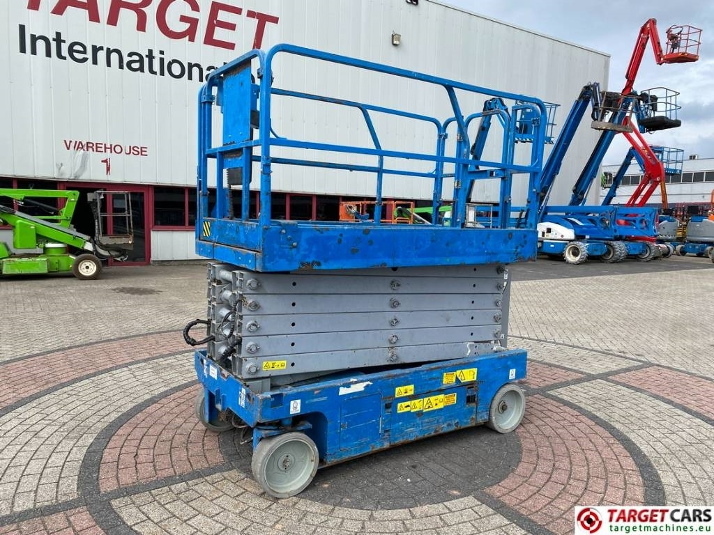 Genie GS-4047 Electric Scissor Work Lift 1389cm - Ψαλιδωτό ανυψωτικό: φωτογραφία 1 Genie GS-4047 Electric Scissor Work Lift 1389cm - Ψαλιδωτό ανυψωτικό: φωτογραφία 1
